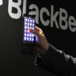 BlackBerry kavisli akıllı telefon
