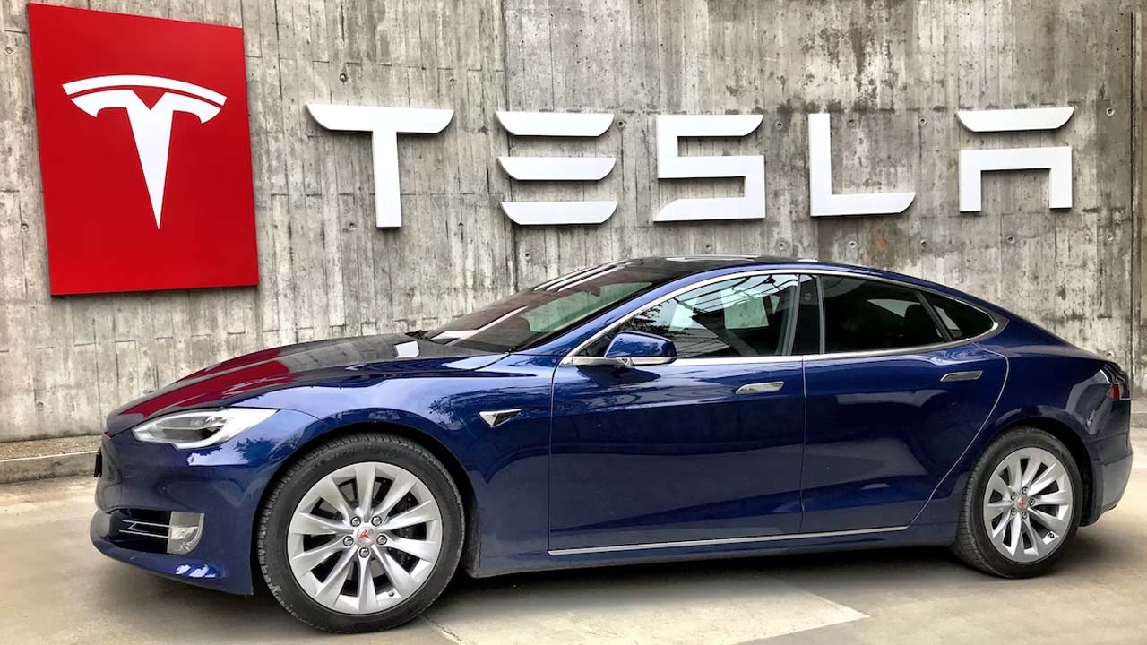 Tesla Autopilot 4.0 