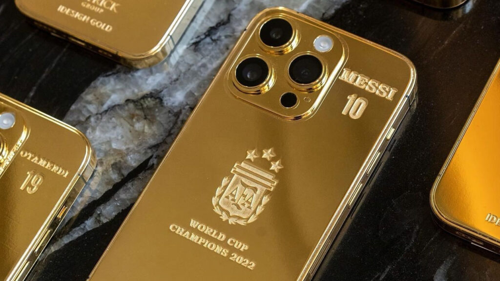 Altın kaplamalı iPhone