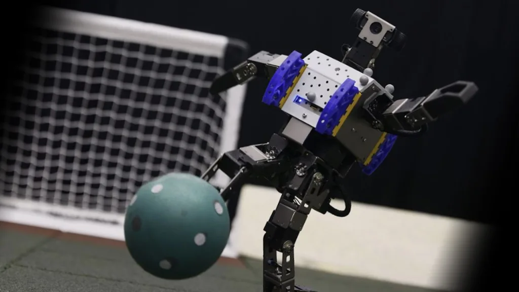 Google DeepMind futbol oynayan mini robotlar