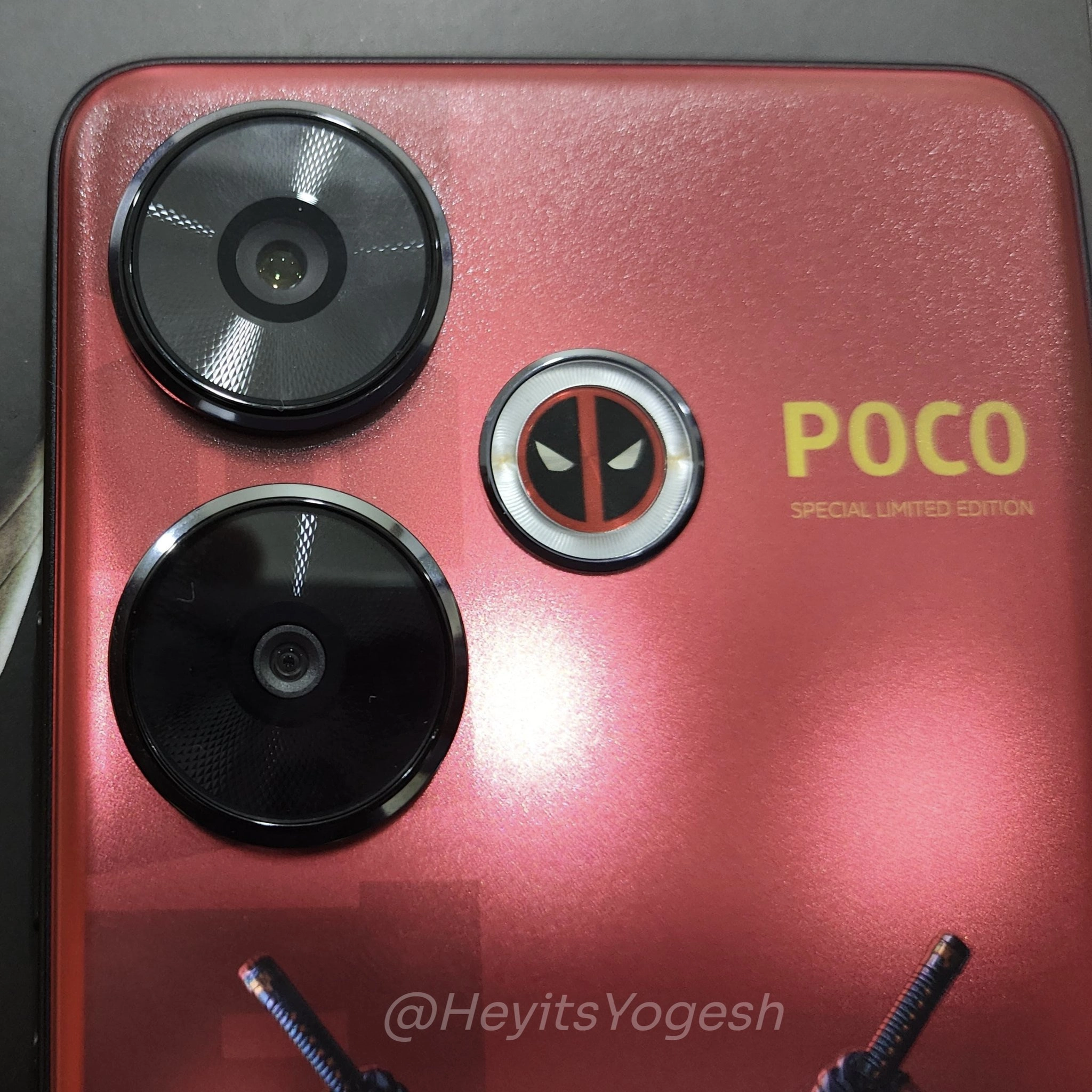 POCO F6 Deadpool Edition tasarımı