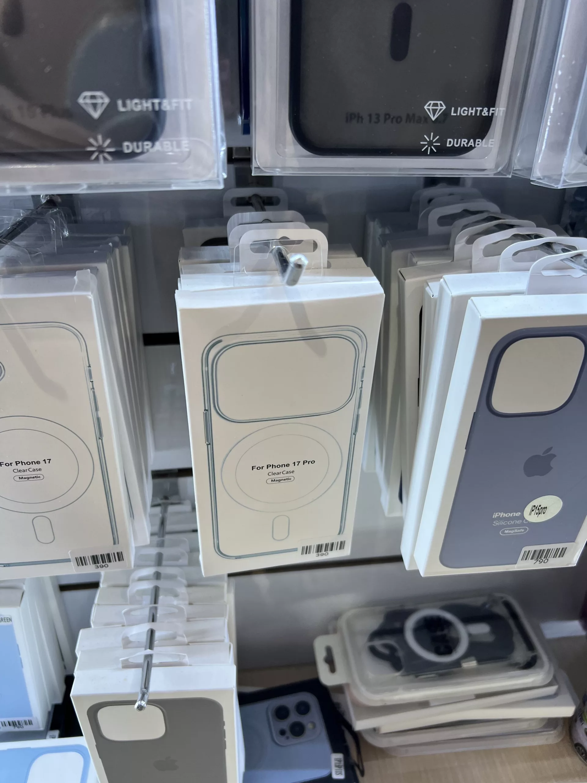 iPhone 17 kılıfları