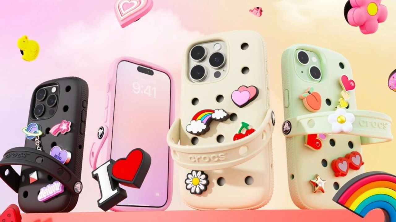 Sonunda bu da oldu: Crocs terlikler iPhone kılıfına dönüştürüldü Crocs temalı iPhone kılıfları