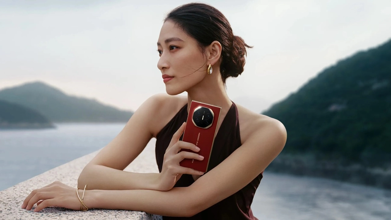 Huawei Mate XTs