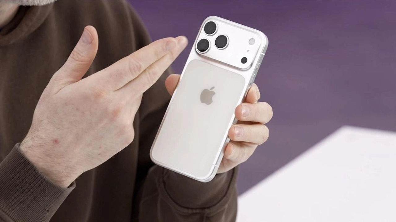 Lansmanı beklemeye gerek kalmadı: iPhone 17 modellerinin tüm gizemi ortaya döküldü iPhone 17 Pro Max
