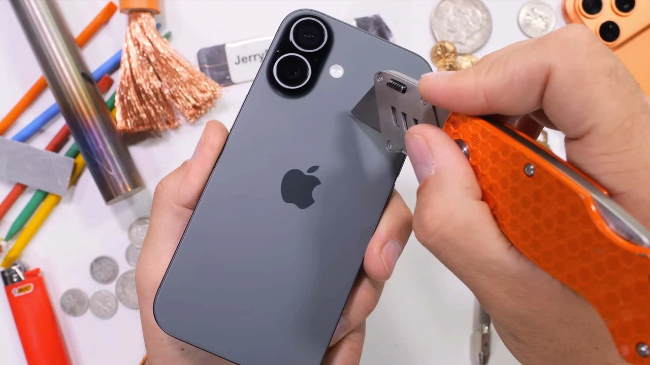 iPhone 17