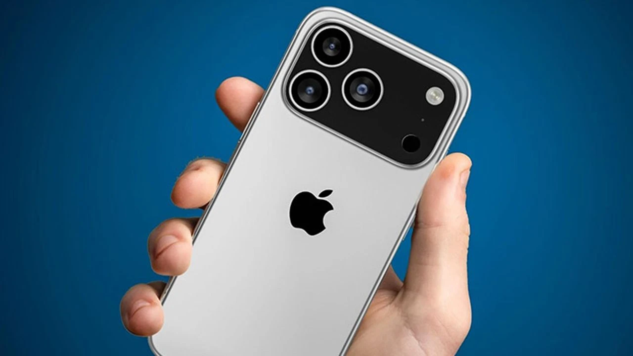 Apple’ın yeni ‘Çapraz Askı’ aksesuarı sızdı: iPhone 17’yi boynunuza takabileceksiniz iPhone 17 sızdırılan görüntü