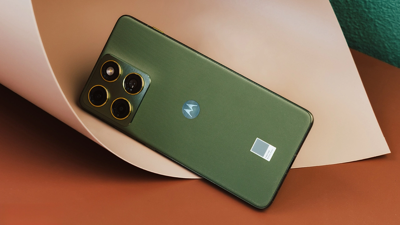 Motorola Moto X70 Air