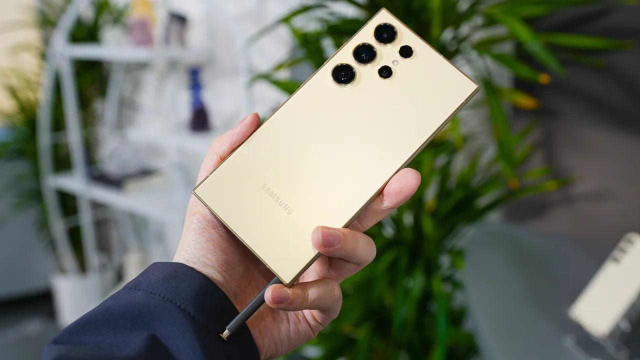 Samsung Galaxy S24 serisi için One UI 8 askıya alındı