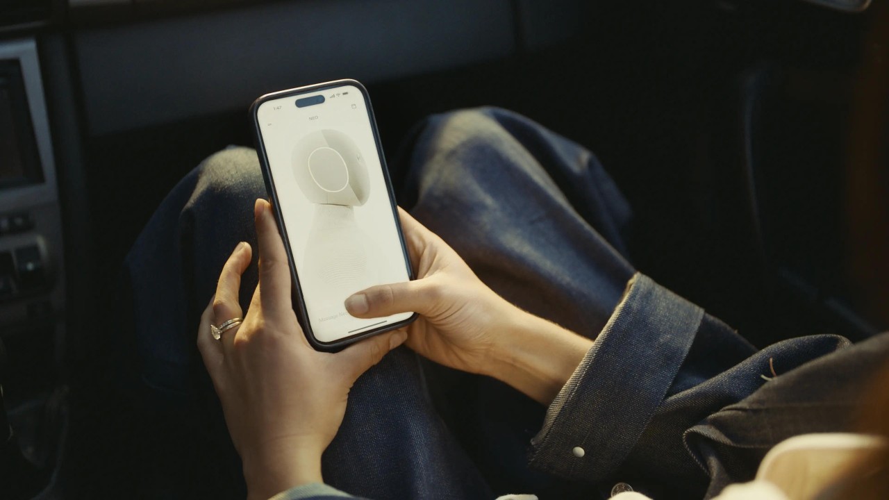 insansı ev robotu neo