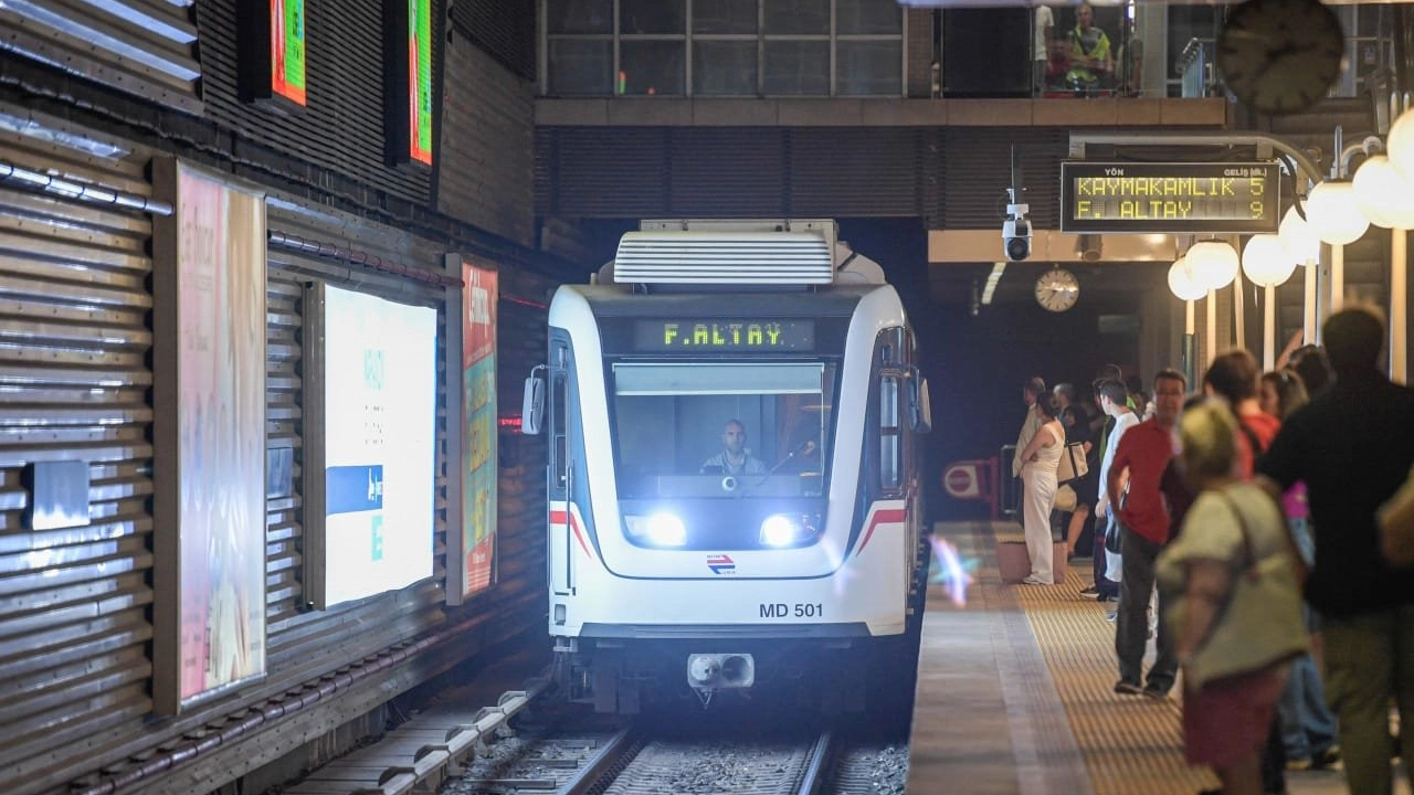 İzmir Metrosu'nda 5G uyumlu kapsama hizmeti