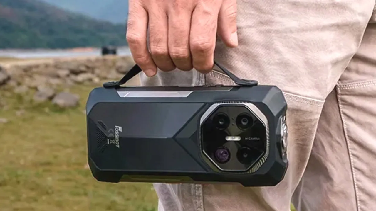 FOSSiBOT F113 tanıtıldı: Dünyanın ilk 50 metre kızılötesi gece görüşlü telefonu FOSSiBOT F113