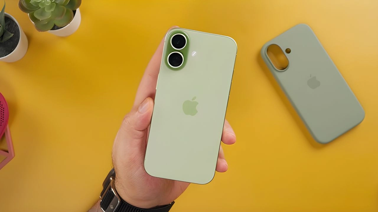 iPhone 17 “yılın telefonu” unvanına sahip oldu iPhone 17