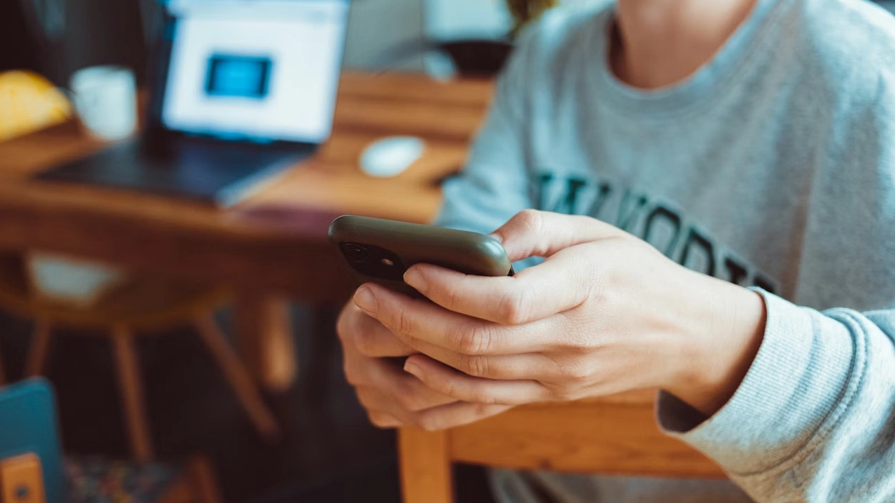 İngiltere, iOS ve Android'de otomatik çıplaklık filtresi istiyor