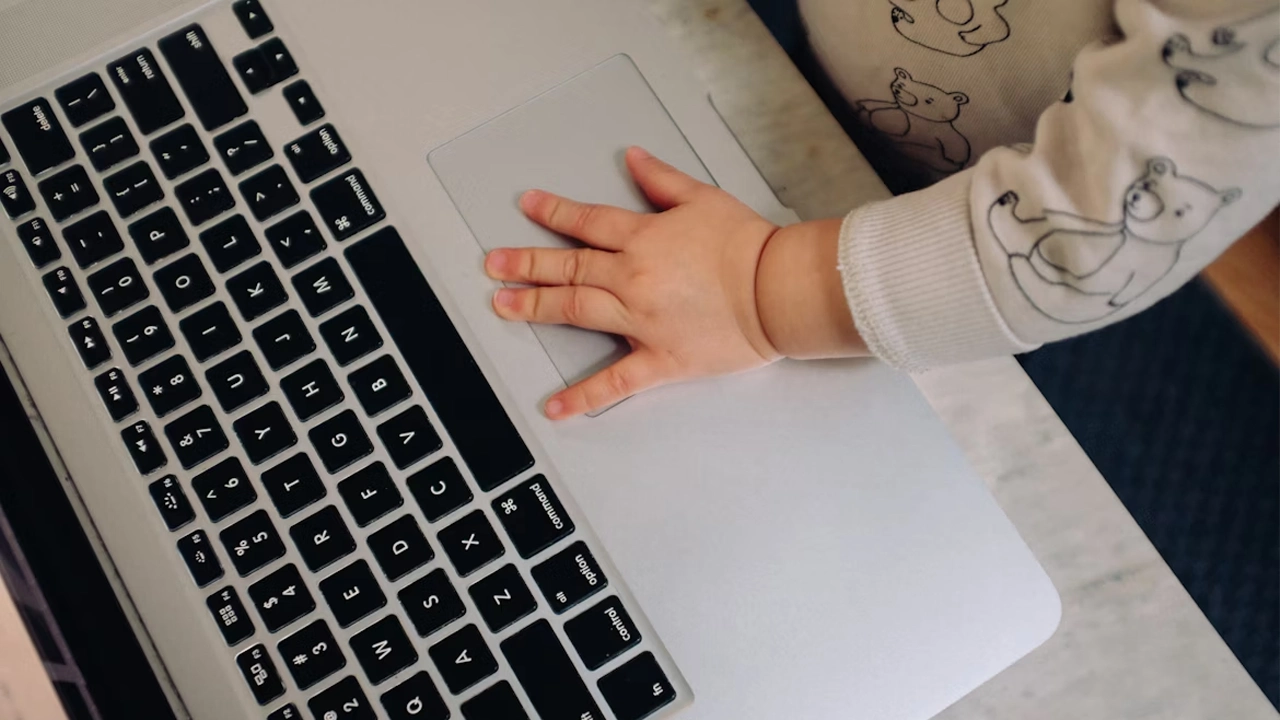 Çocukları dijital tehlikelerden koruyacak eylem planı Resmi Gazete'de yayımlandı