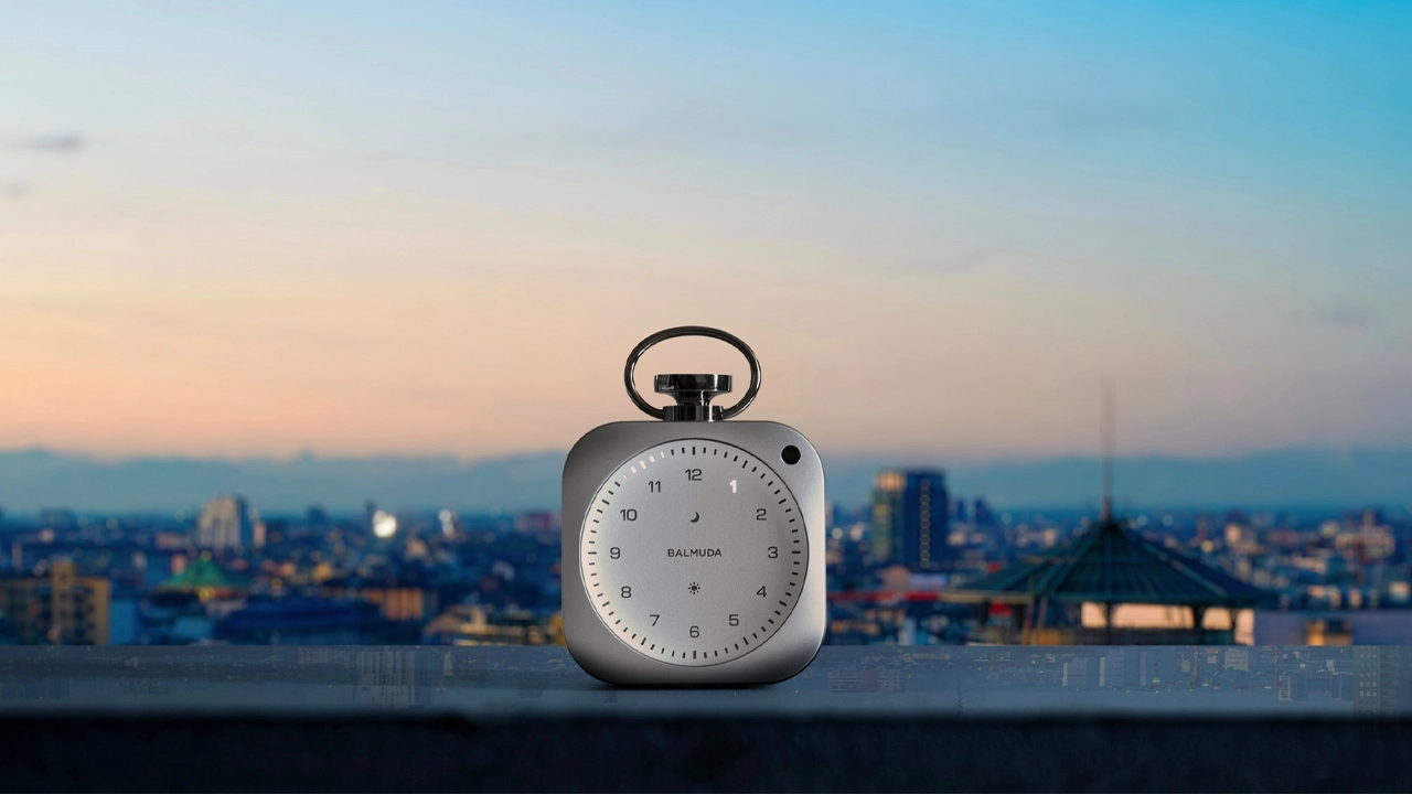 Apple’ın eski tasarımcısı Jony Ive’dan minimal saat: The Clock tanıtıldı Apple'ın eski tasarımcısı Jony Ive'dan ışıklı saat: The Clock tanıtıldı