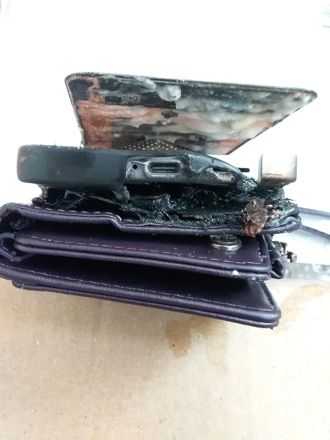 Galaxy S25 FE'nin patlama sebebi mercek altında