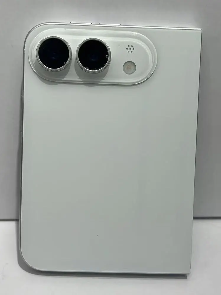 iPhone Ultra