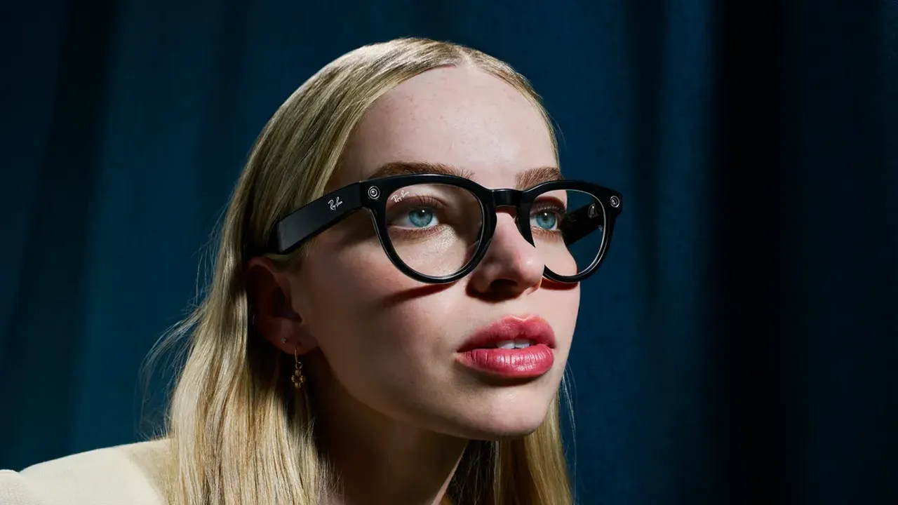 Ray-Ban Meta cihazları gördüğünüz insanların kim olduğunu size fısıldayacak Ray-Ban Meta