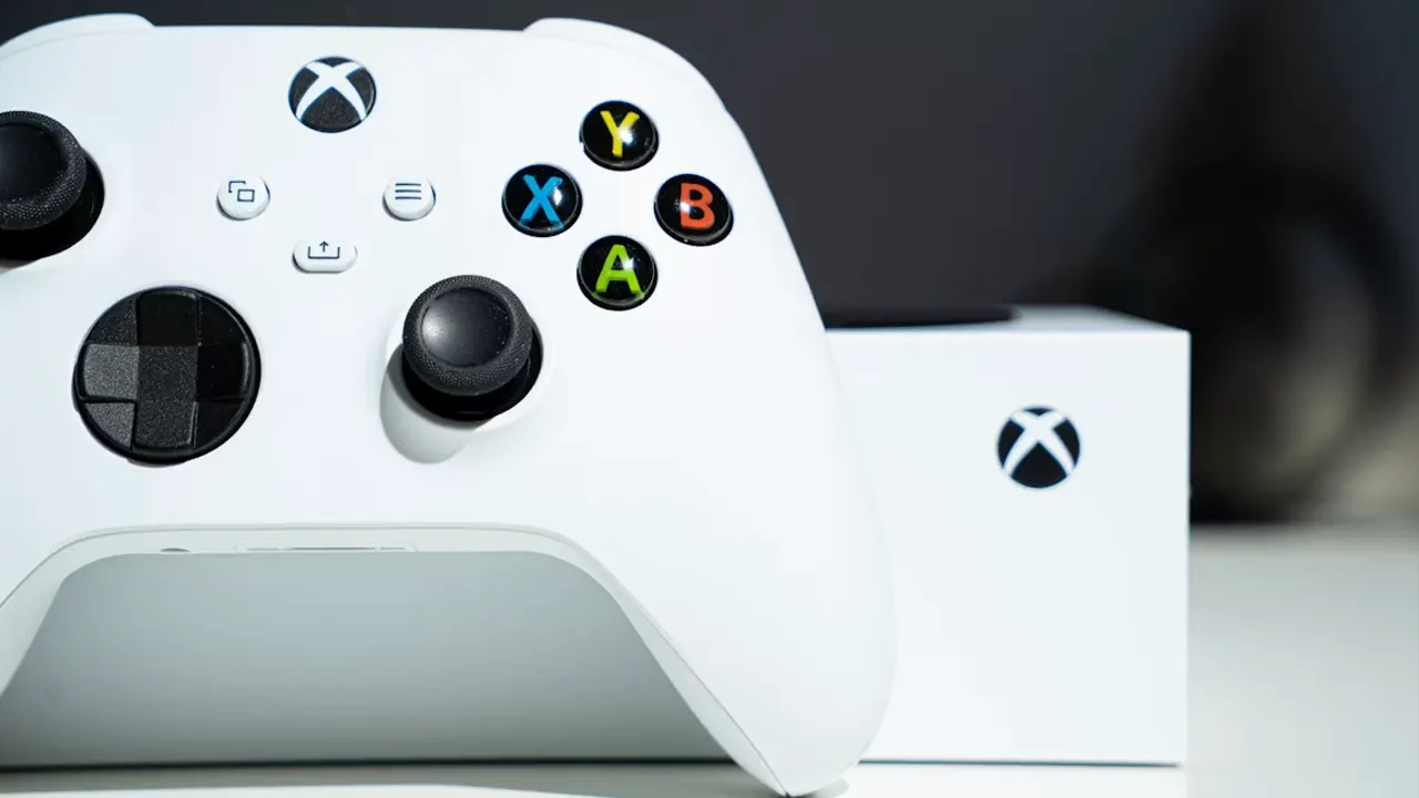 Xbox Series X oyun konsolu
