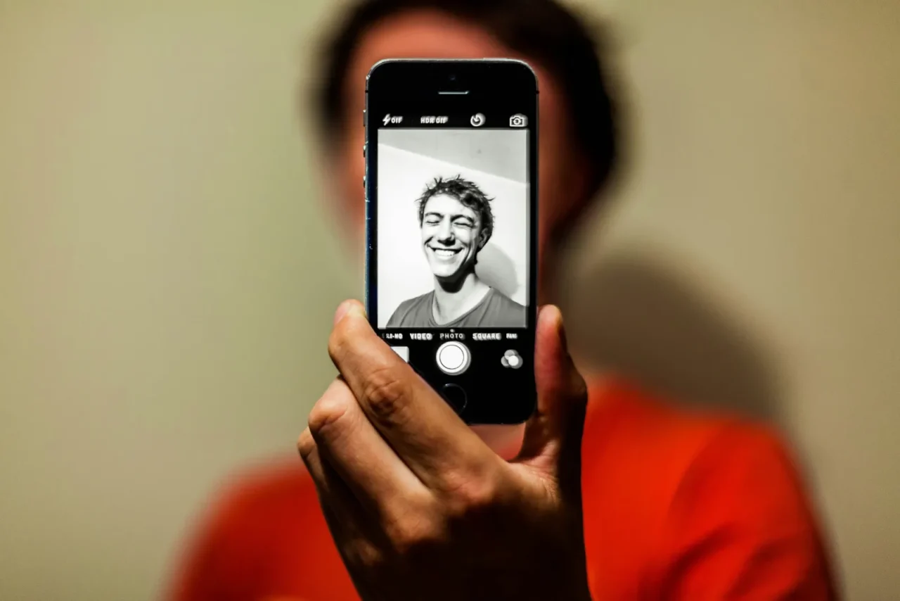 Google selfie ile giriş özelliğini duyurdu: Artık hesabınıza yüzünüzle erişebilirsiniz Selfie