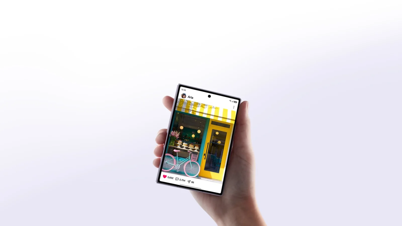 Elde tutulan Samsung Galaxy Z Fold 8